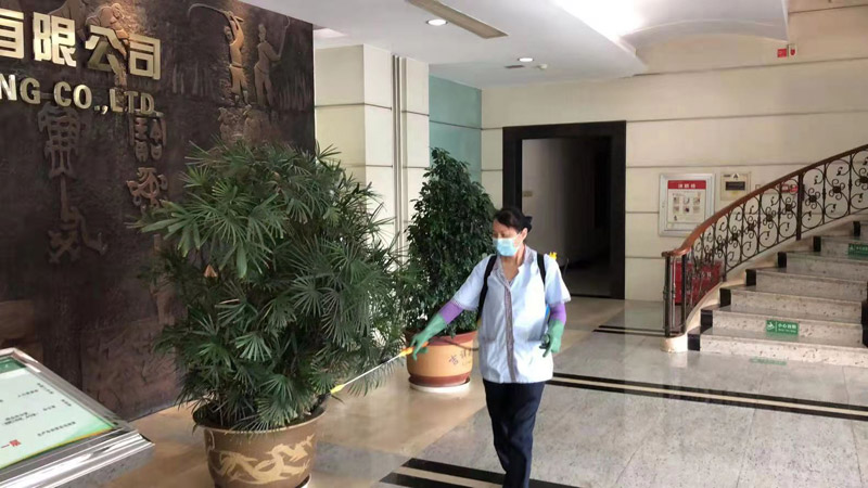 最美物业人:以厂为家、坚守岗位(图2) 最美物业人:以厂为家、坚守岗位(图2)